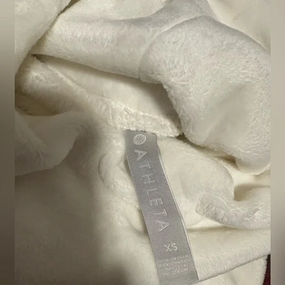 Athleta Cream Turtleneck Sweater - Picture 4 of 4